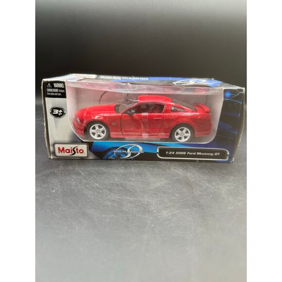 Maisto Ford Mustang GT 2006 Red 1:24 Diecast Model Car – (Model 31997) - Picture 8 of 8